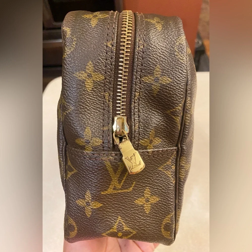 LOUIS VUITTON Monogram Trousse Toilette 28, Box, Dust, & Gift Bags, LV Card, EUC